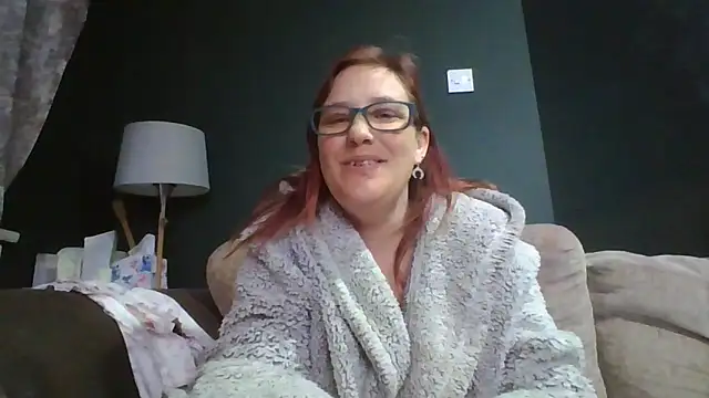 Snapshot of Curvy_Clare chatting on April 4, 2026, 6:14 pm Curvy Clare online show from April 4, 2026, 6:14 pm