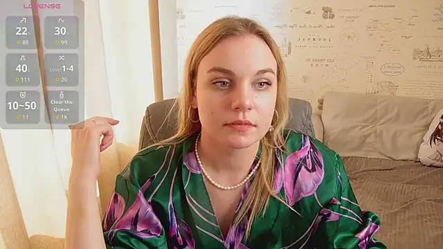Snapshot of Glow_Margo chatting on July 7, 2026, 2:47 am Glow Margo online show from July 7, 2026, 2:47 am