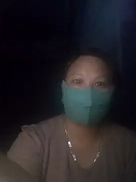 Snapshot of Heylen_hooo chatting on February 25, 2026, 10:42 pm Heylen hooo online show from February 25, 2026, 10:42 pm