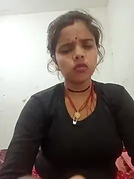 Hot chani online show from April 3, 2026, 7:42 pm