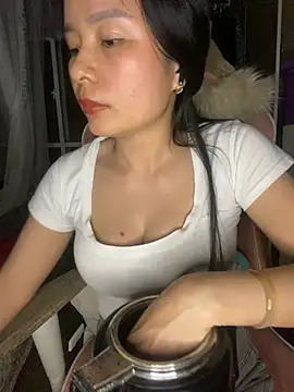 Ivy Trix2 online show from March 14, 2026, 4:57 pm