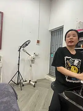 Ivy Trix2 online show from April 15, 2026, 9:26 am