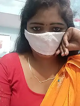 Snapshot of Hey__honey chatting on July 6, 2026, 3:36 pm Hey honey online show from July 6, 2026, 3:36 pm
