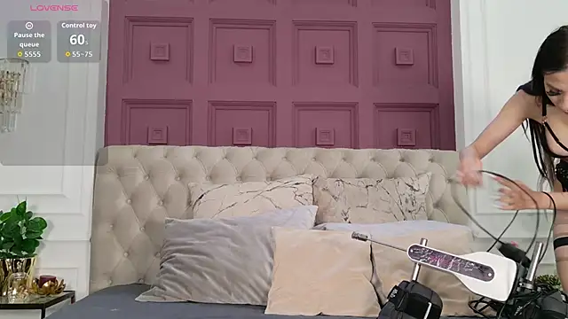 Snapshot of ErinEvans chatting on May 17, 2026, 5:29 am ErinEvans online show from May 17, 2026, 5:29 am