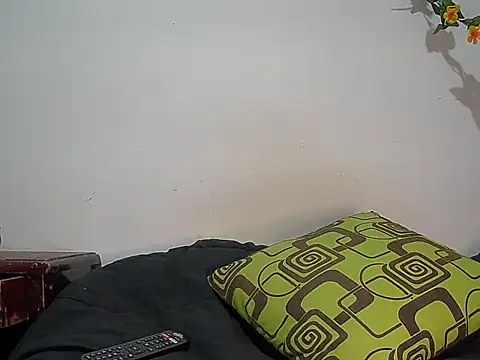 Snapshot of militoveruss2 chatting on March 2, 2026, 10:44 am militoveruss2 online show from March 2, 2026, 10:44 am