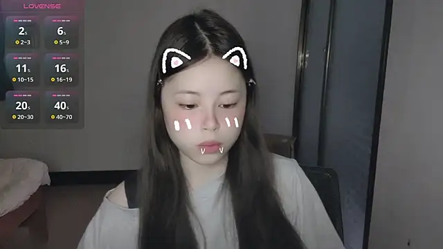 Snapshot of F-Yihao chatting on April 3, 2026, 10:22 am F-Yihao online show from April 3, 2026, 10:22 am