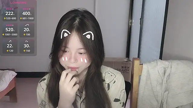 Snapshot of F-Yihao chatting on April 14, 2026, 7:46 am F-Yihao online show from April 14, 2026, 7:46 am