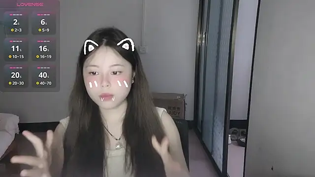 Snapshot of F-Yihao chatting on April 8, 2026, 9:44 am F-Yihao online show from April 8, 2026, 9:44 am