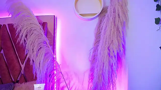 Evelyn Thomas online show from March 1, 2026, 7:58 pm