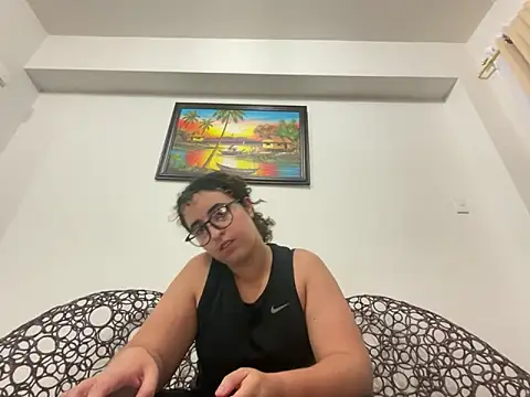 yassiestar online show from April 23, 2026, 5:47 pm