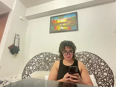 Snapshot of yassiestar chatting on February 25, 2026, 6:52 pm yassiestar online show from February 25, 2026, 6:52 pm