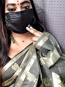 Cutie Nila online show from April 18, 2026, 4:15 am