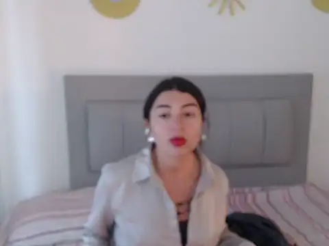 Julietaamado online show from April 17, 2026, 4:10 pm