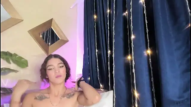 evelyn  rose1 online show from June 4, 2026, 3:44 am