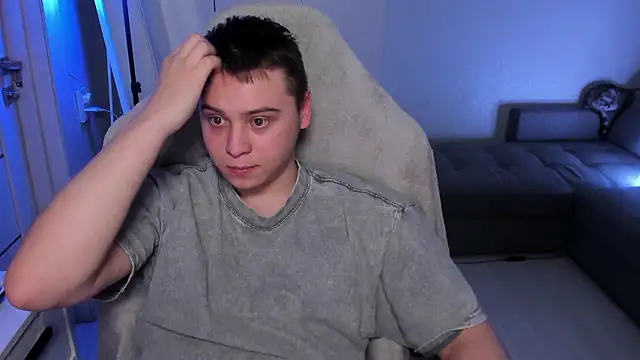 Snapshot of max_sm1th chatting on February 28, 2026, 11:37 pm max sm1th online show from February 28, 2026, 11:37 pm