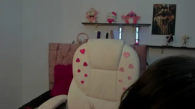 Miis Beella online show from February 27, 2026, 8:19 pm