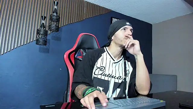 DanteLuxx online show from April 5, 2026, 3:35 am