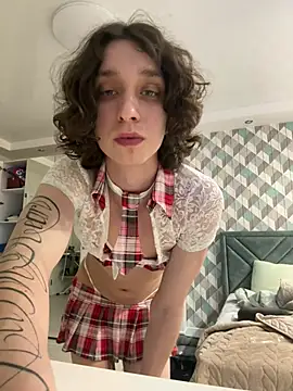 PrettylnPink  online show from May 6, 2026, 11:42 pm
