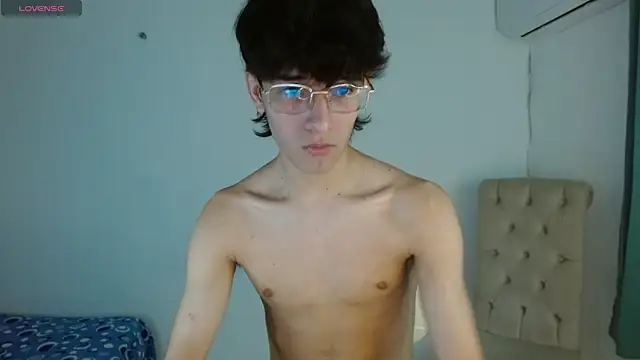 Snapshot of noah_millerx chatting on May 6, 2026, 3:54 am noah millerx online show from May 6, 2026, 3:54 am