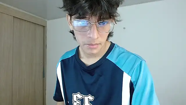 Snapshot of noah_millerx chatting on June 16, 2026, 10:21 pm noah millerx online show from June 16, 2026, 10:21 pm