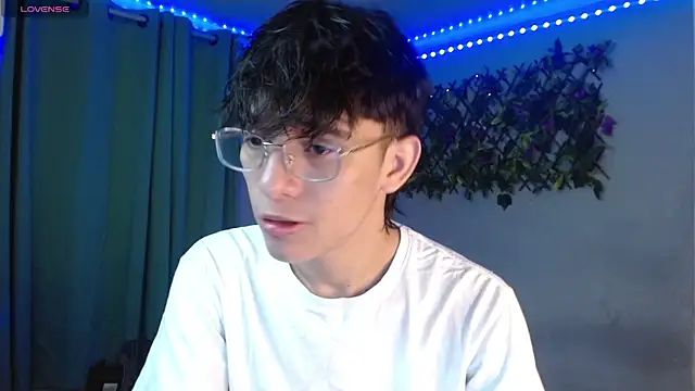 Snapshot of noah_millerx chatting on April 19, 2026, 11:07 pm noah millerx online show from April 19, 2026, 11:07 pm
