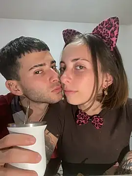 parejahot77 online show from March 26, 2026, 11:24 pm