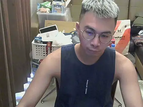 Snapshot of silverwolfwoof chatting on April 5, 2026, 5:36 am silverwolfwoof online show from April 5, 2026, 5:36 am