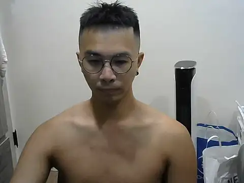 Snapshot of silverwolfwoof chatting on July 22, 2026, 8:05 am silverwolfwoof online show from July 22, 2026, 8:05 am