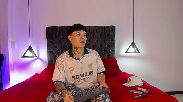 Snapshot of im_seven chatting on February 28, 2026, 4:01 am im seven online show from February 28, 2026, 4:01 am