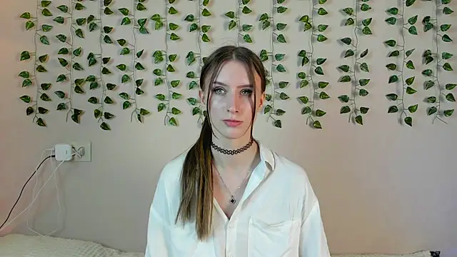 EllieRough online show from June 1, 2026, 4:17 pm