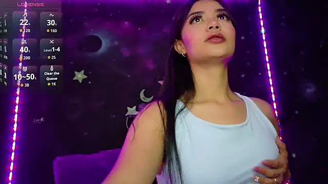 ValentinaRojass  online show from April 15, 2026, 2:54 pm