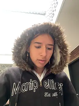 Snapshot of LilyRossi_ chatting on May 28, 2026, 11:27 am LilyRossi online show from May 28, 2026, 11:27 am