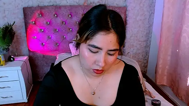 Sofiazaf  online show from March 4, 2026, 12:35 pm