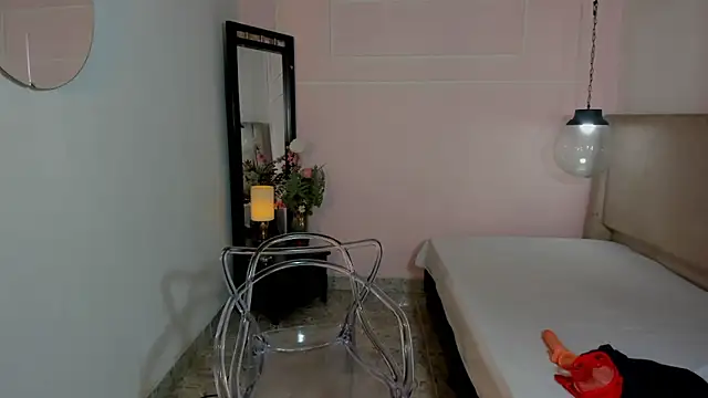 CharlotteKing8 online show from February 28, 2026, 2:06 pm