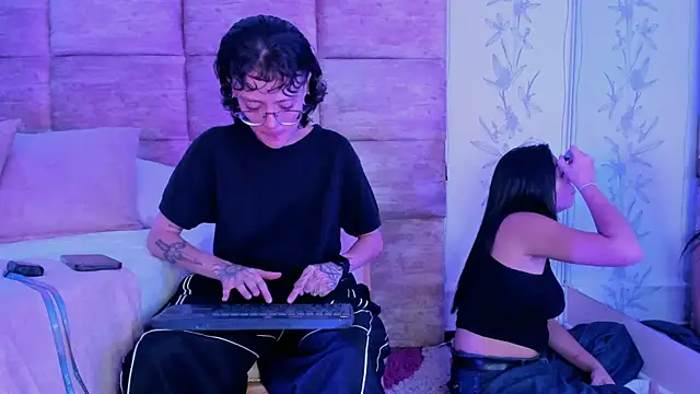 CaliferAndAurora online show from March 9, 2026, 9:18 pm