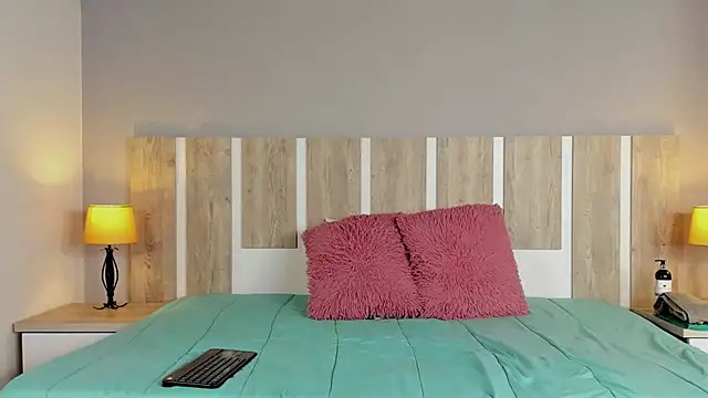 EmilySearss online show from April 10, 2026, 6:48 pm