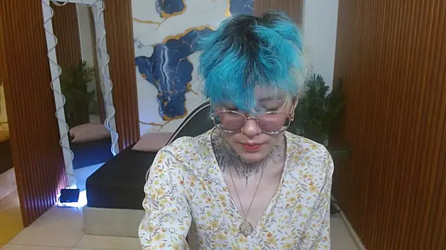 Lyra tay online show from April 22, 2026, 7:09 pm