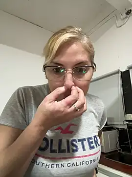 romi13 online show from July 25, 2026, 2:19 am