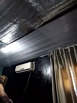 momismilf544 online show from March 31, 2026, 5:26 pm