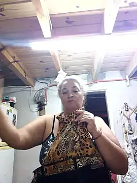 momismilf544 online show from April 14, 2026, 12:59 am