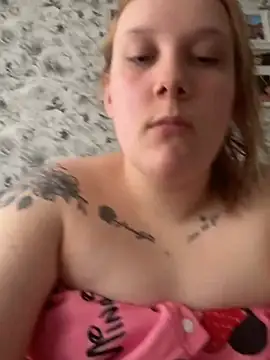 Snapshot of SassieBlondie chatting on March 1, 2026, 2:06 pm SassieBlondie online show from March 1, 2026, 2:06 pm