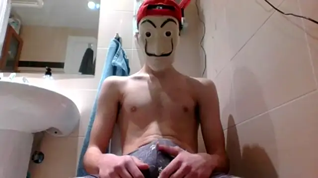 Snapshot of youngking67 chatting on February 28, 2026, 7:35 pm youngking67 online show from February 28, 2026, 7:35 pm