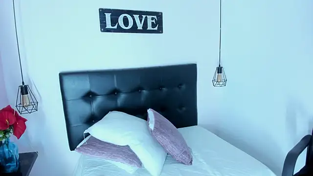 KatallelaMurillo online show from March 26, 2026, 11:41 am