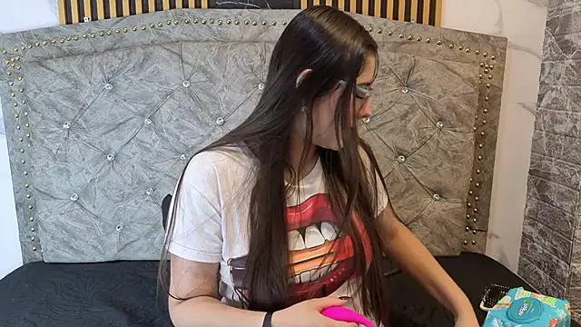 ElisVega online show from March 11, 2026, 2:05 am