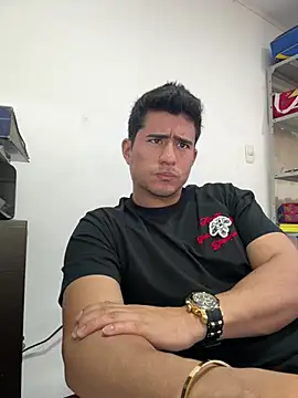 Snapshot of David-latinlover chatting on May 8, 2026, 1:15 pm David-latinlover online show from May 8, 2026, 1:15 pm