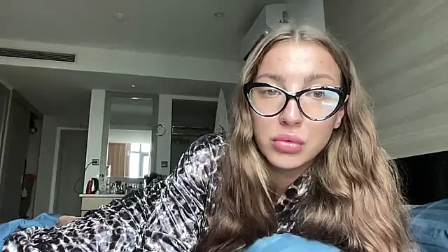 Kit kata online show from April 13, 2026, 11:42 pm