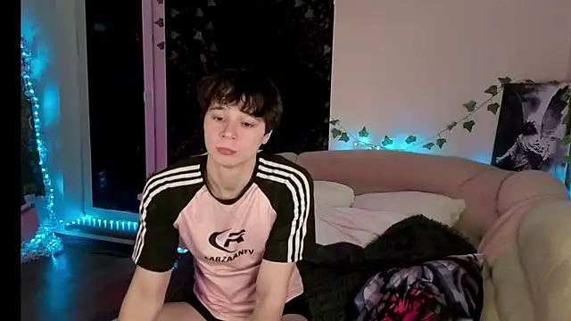 AnthonyCuutie online show from April 15, 2026, 5:46 am