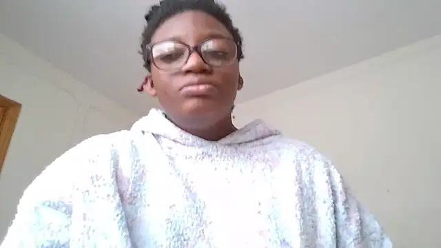 SexyGemBeauty online show from March 19, 2026, 12:05 pm