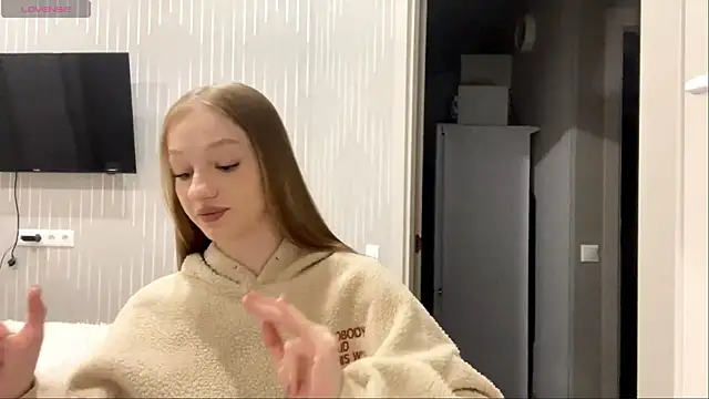 Anika Socutehe online show from May 25, 2026, 10:08 pm