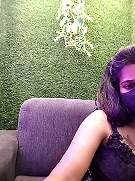 Tinaa baby online show from April 4, 2026, 8:04 pm